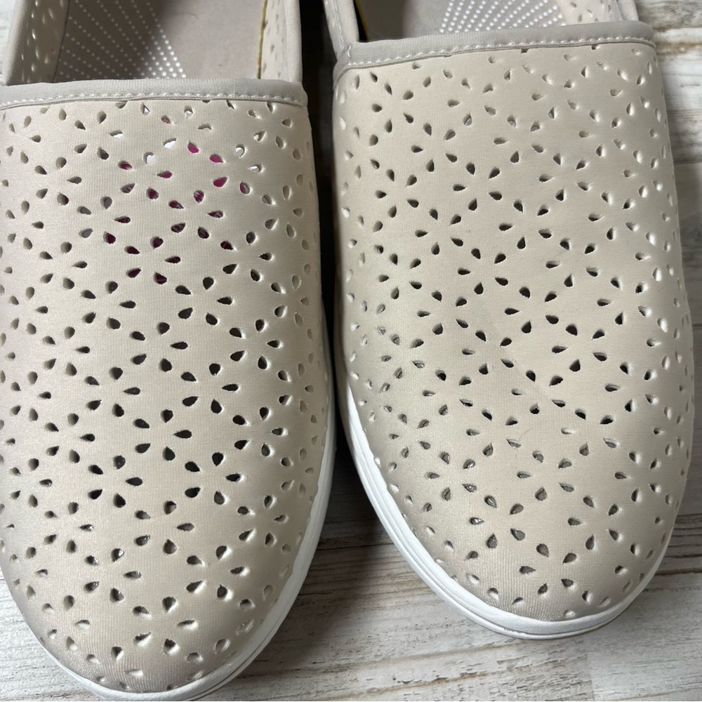 Clarks Cloudsteppers Stretch Slip-Ons Breeze Emil… - image 6